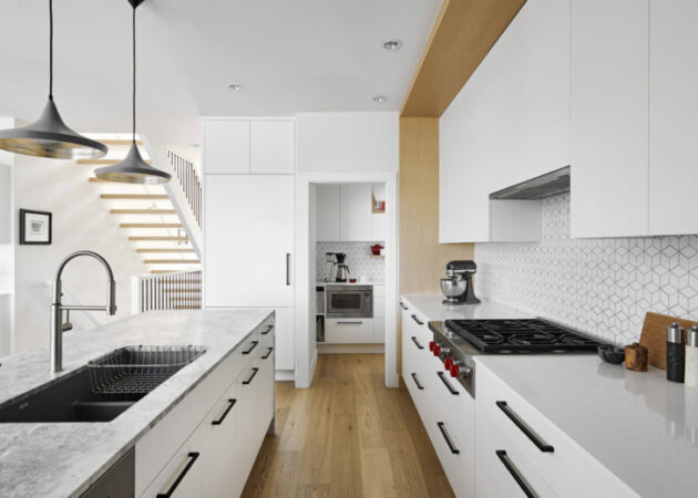 Elegant marble edge profile